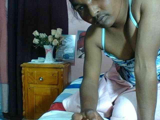 Raissa-Suan webcam