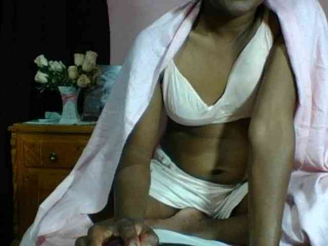 Raissa-Suan webcam