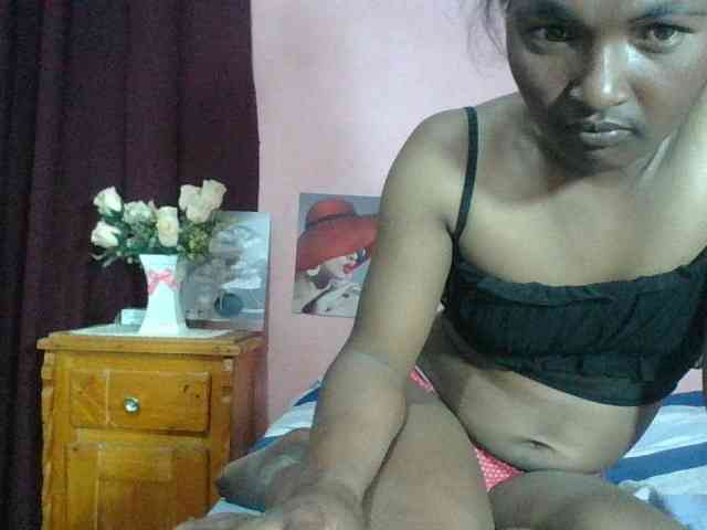 Raissa-Suan webcam
