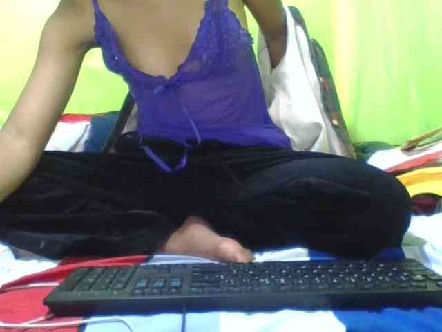Raissa-Suan webcam
