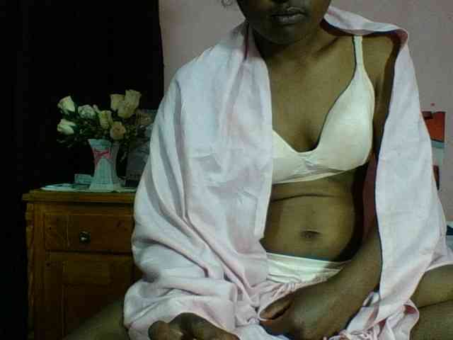 Raissa-Suan webcam