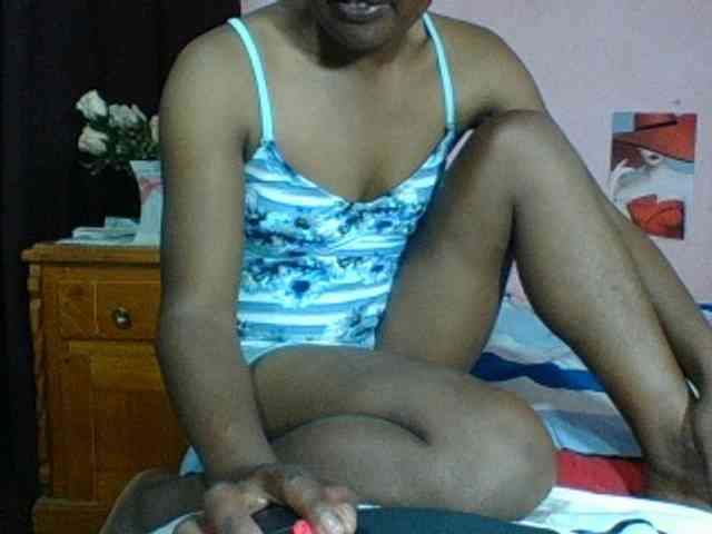 Raissa-Suan webcam