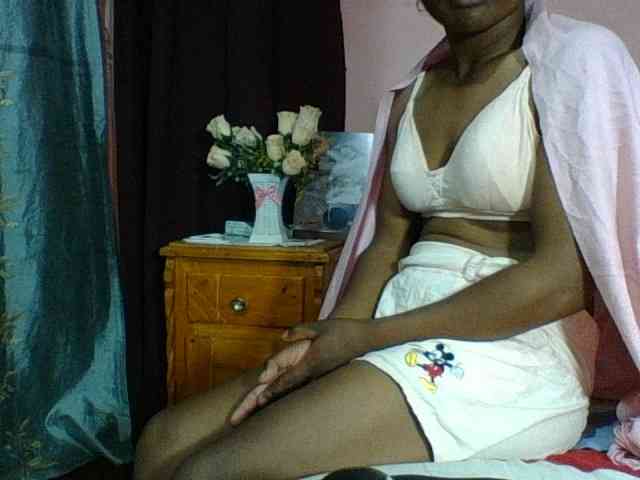 Raissa-Suan webcam