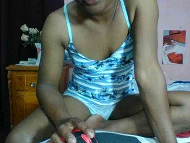 Raissa-Suan webcam