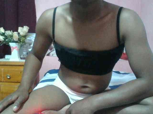 Raissa-Suan webcam