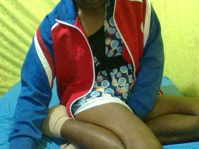 Raissa-Suan webcam