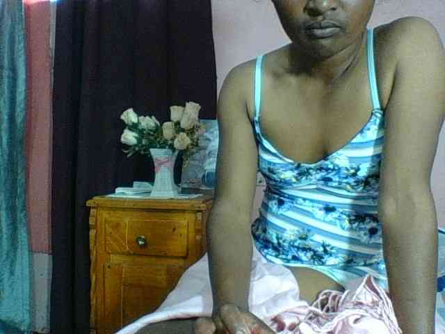 Raissa-Suan webcam