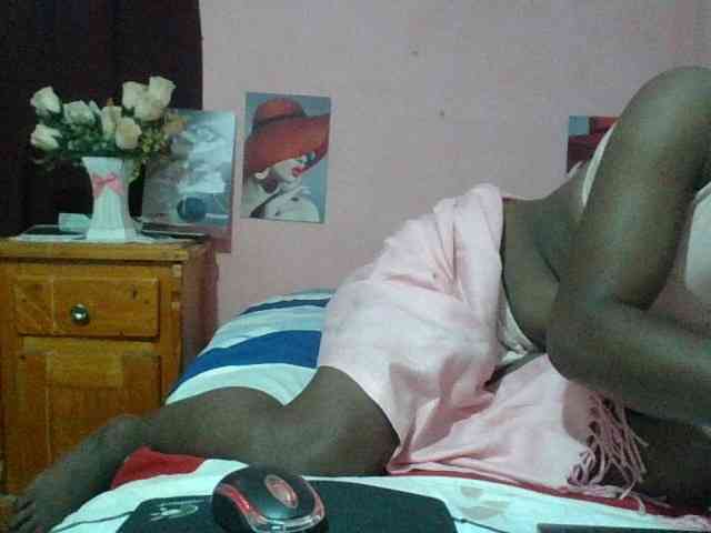 Raissa-Suan webcam