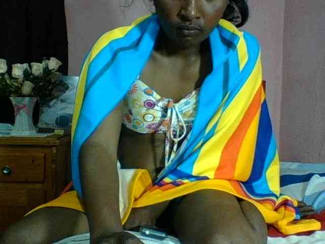 Raissa-Suan webcam