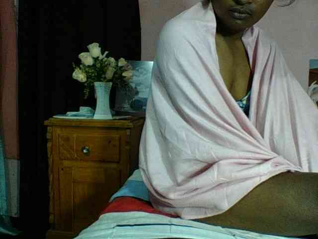 Raissa-Suan webcam