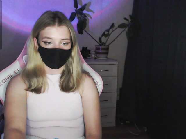 katydaisy live cam on BongaCams