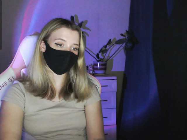 katydaisy live cam on BongaCams