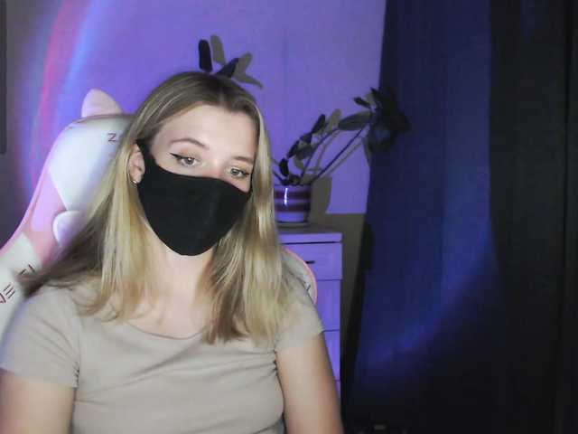 katydaisy live cam on BongaCams