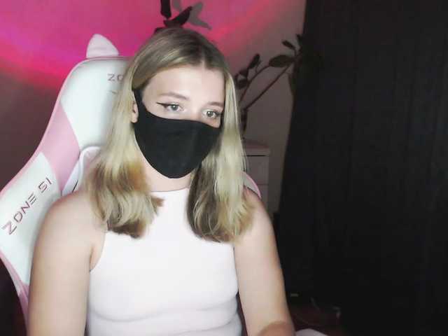 katydaisy live cam on BongaCams