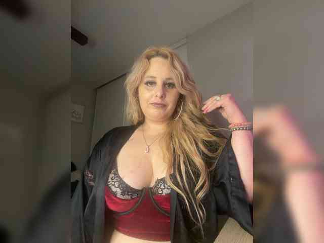 GoddessNyxara webcam