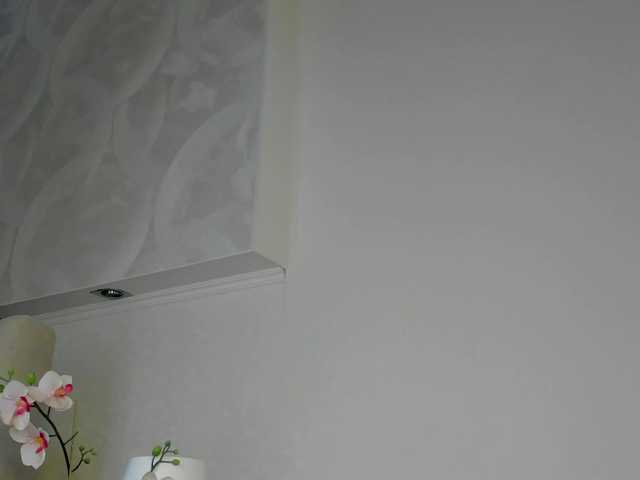 Emily-Lews live cam on BongaCams