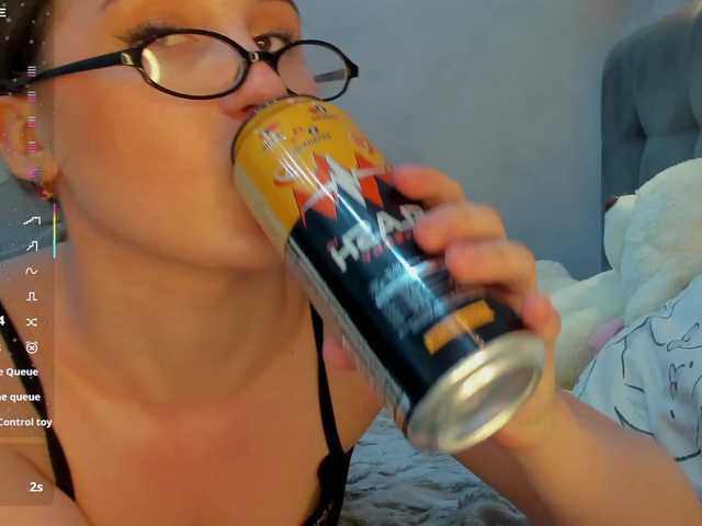 Emily-Lews live cam on BongaCams