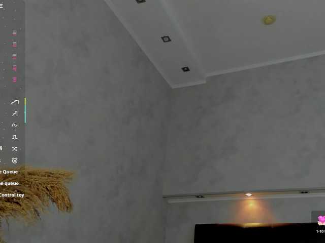 Emily-Lews live cam on BongaCams