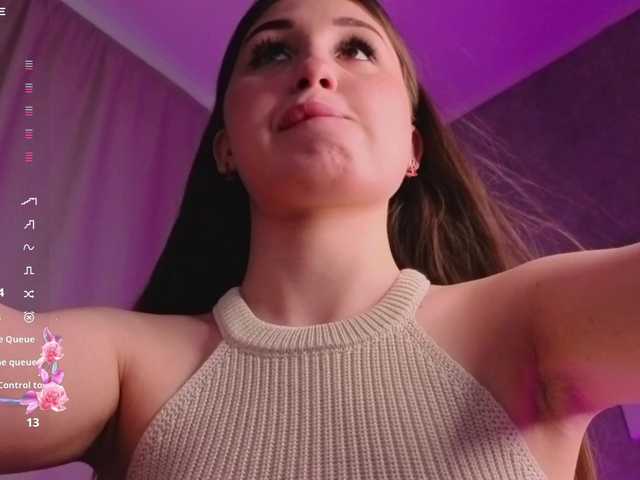 Emily-Lews live cam on BongaCams