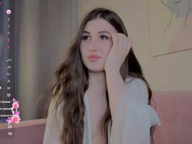 Emily-Lews live cam on BongaCams