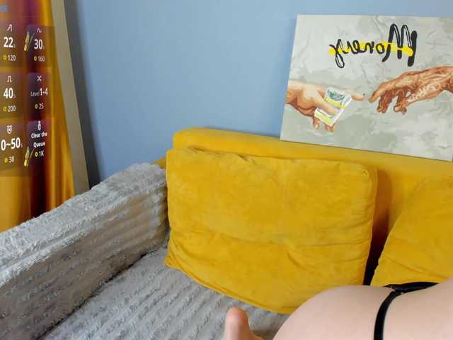 Emily-Lews's BongaCams show and profile