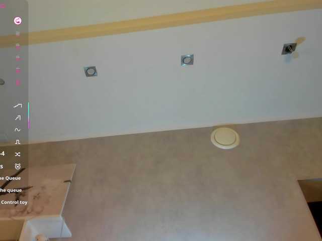 Emily-Lews live cam on BongaCams