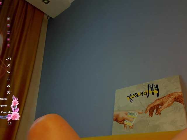 Emily-Lews live cam on BongaCams