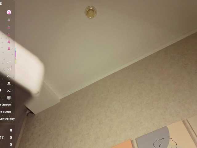 Emily-Lews live cam on BongaCams