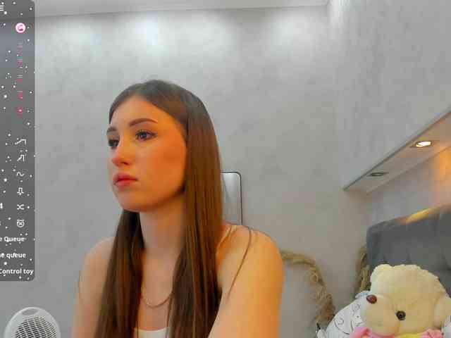 Emily-Lews webcam