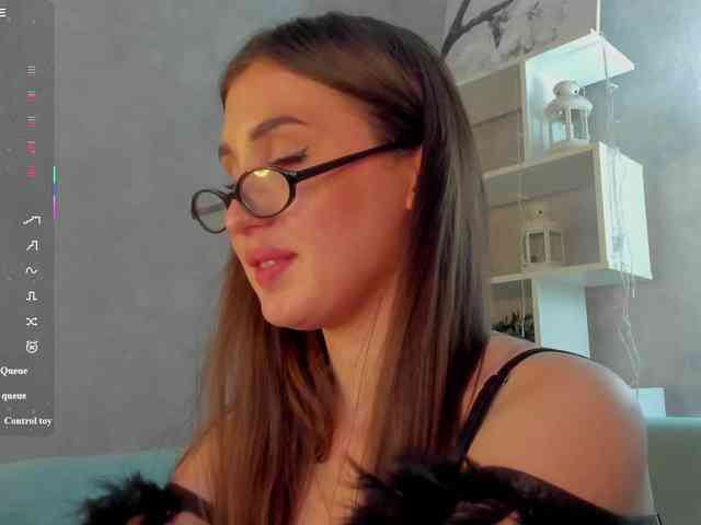 Emily-Lews webcam