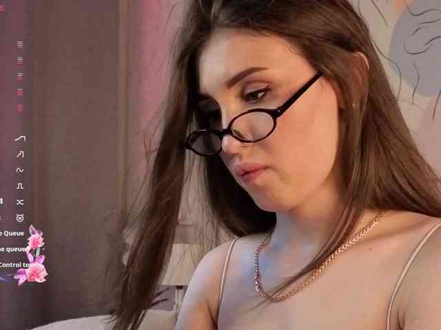 Emily-Lews webcam
