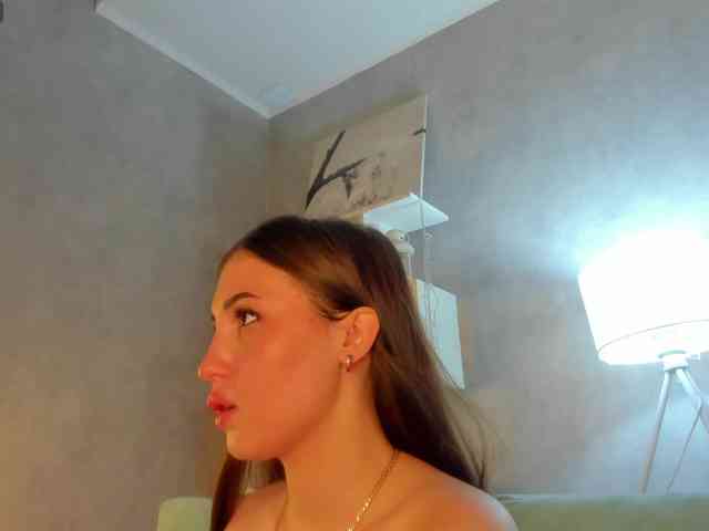 Emily-Lews webcam