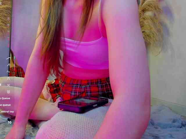 Emily-Lews webcam