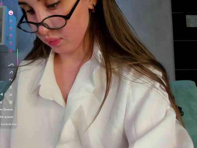Emily-Lews webcam