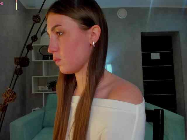 Emily-Lews webcam