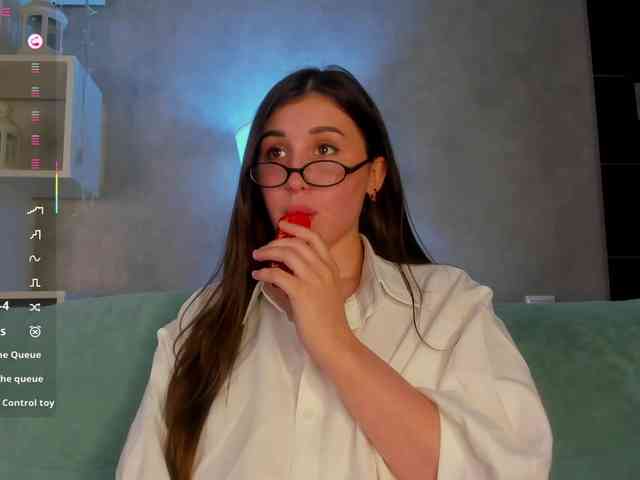 Emily-Lews webcam