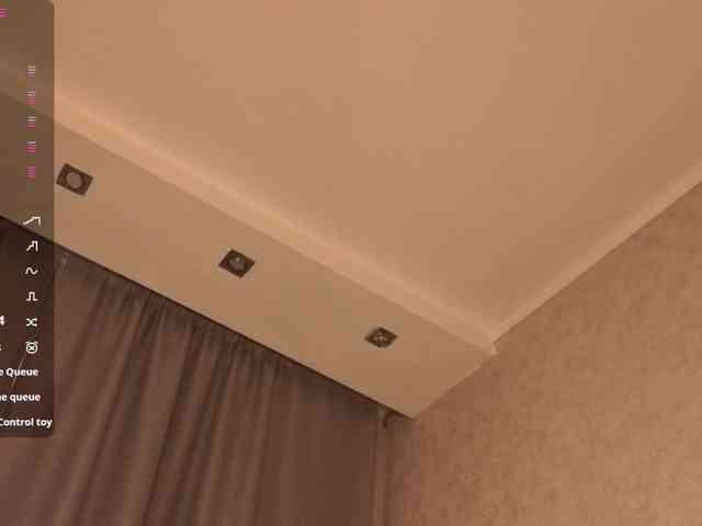 Emily-Lews webcam