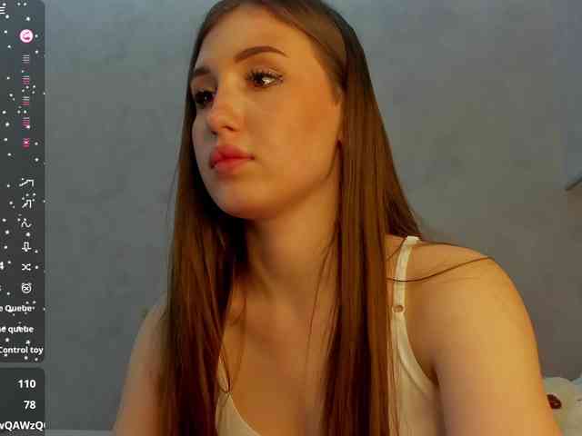 Emily-Lews webcam