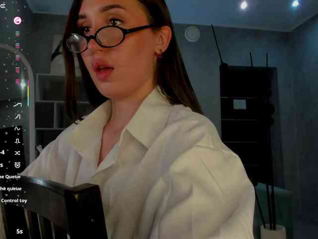 Emily-Lews webcam