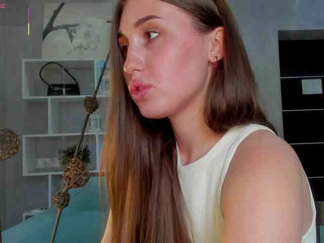 Emily-Lews webcam