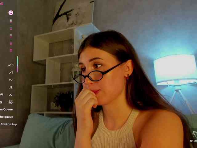 Emily-Lews webcam