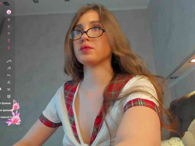 Emily-Lews webcam