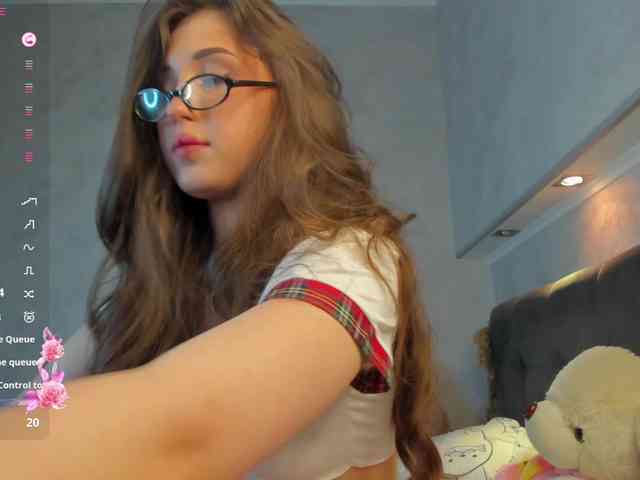 Emily-Lews webcam