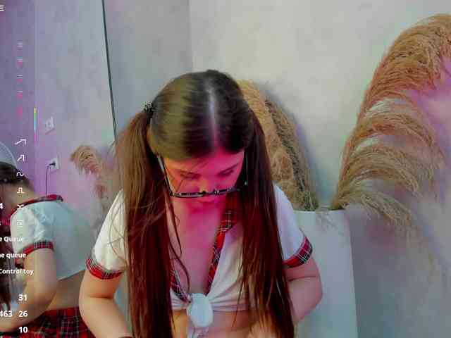 Emily-Lews webcam