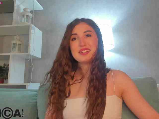 Emily-Lews webcam