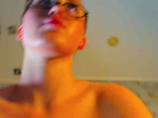 Emily-Lews webcam