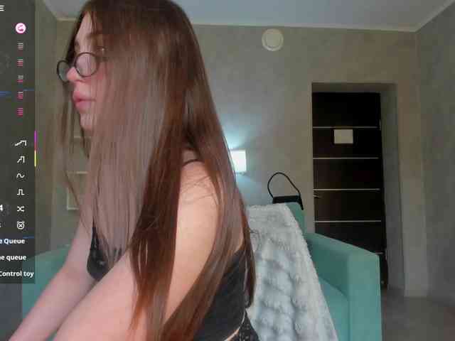 Emily-Lews webcam