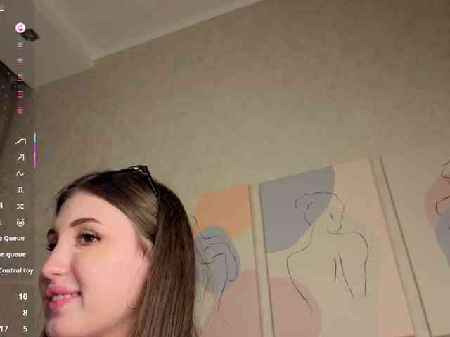 Emily-Lews webcam