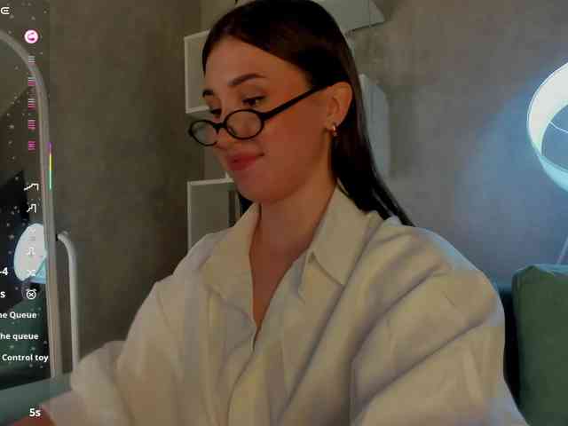 Emily-Lews webcam