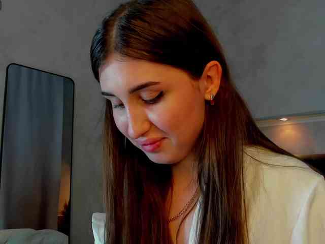 Emily-Lews webcam